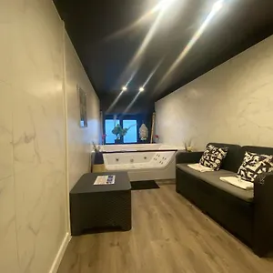  Appartement Jacuzzi En Duplex à 5 Minutes Du Centre Ville à Pied